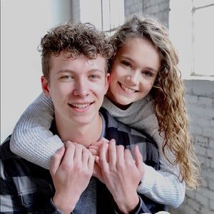 Meet your Posher, Elizabeth